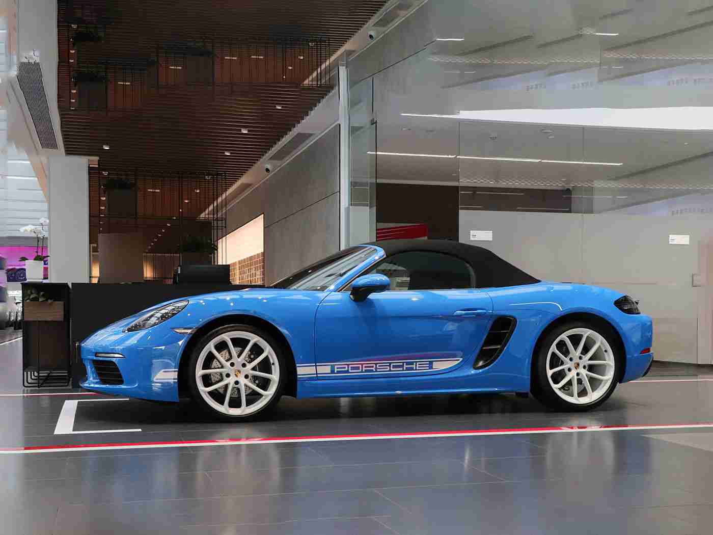 黄3.03：全新力作惊艳登场：国产车型黄3.03领跑科技潮流，展现中国汽车工业新高度-2