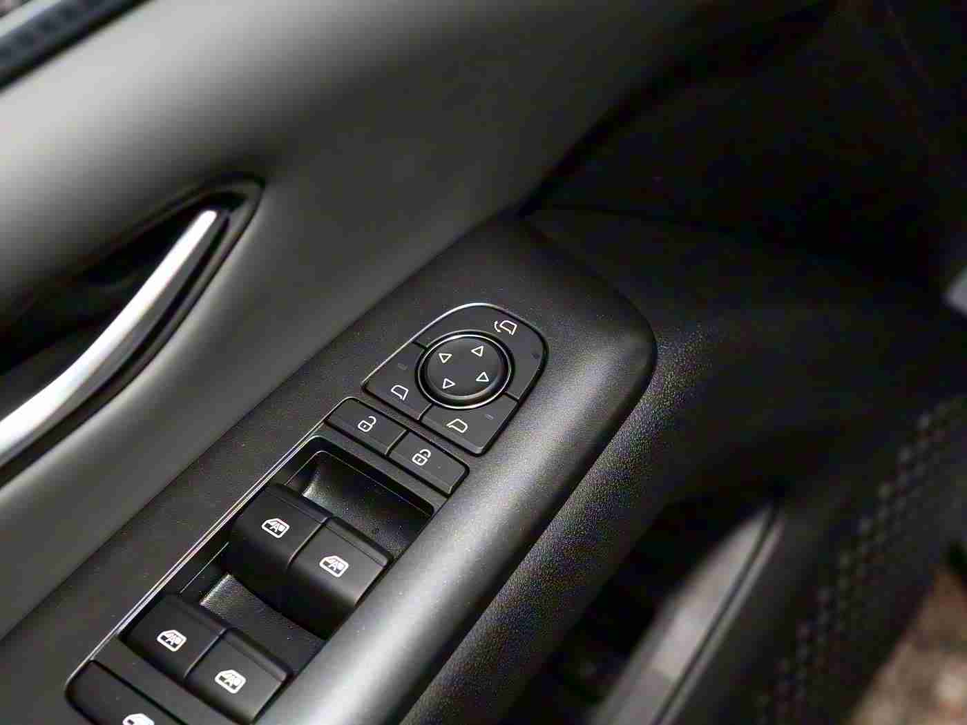 XDEVIOS中文免费版特色功能：智能驾驶新风向：XDEVIOS免费版功能强大，为驾驶安全升级加码-2