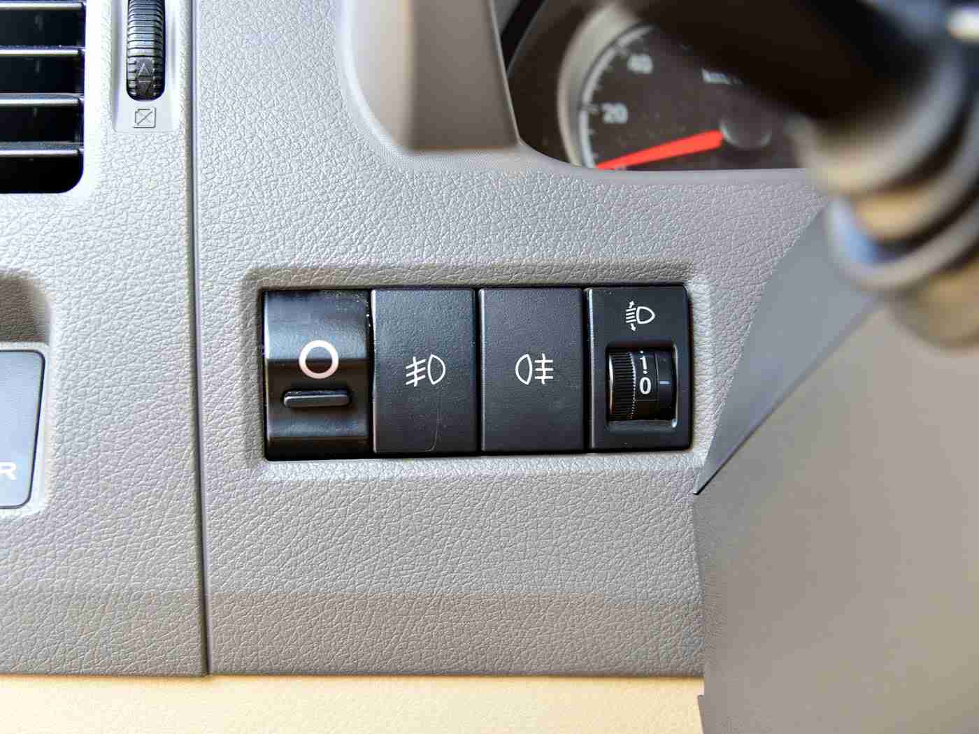 男生的香蕉插入女生的桃子：特斯拉自动驾驶革新：引领汽车行业智能化未来，重塑出行体验-4