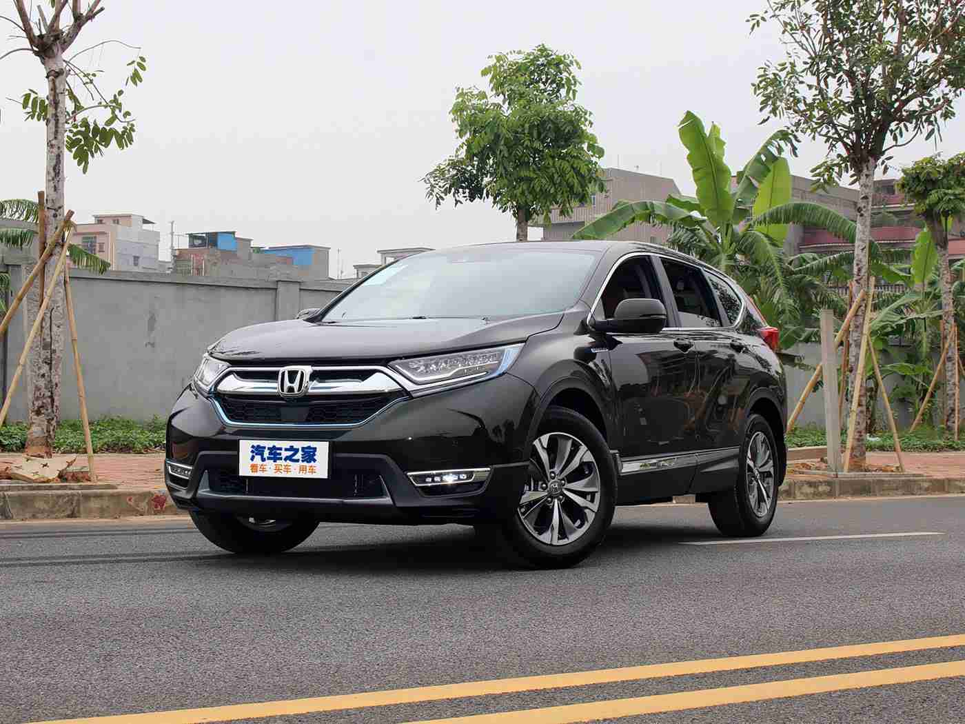 国产成人综合电影：国产汽车崛起之路：揭秘性能卓越、价格亲民的国产新车魅力-2