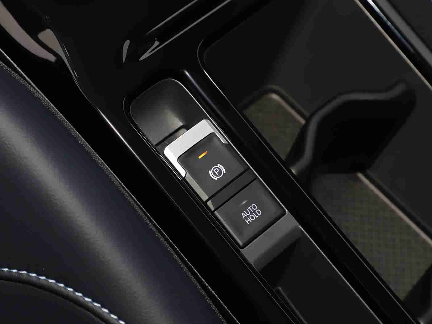 黄色www：科技融合创新，环保智能新宠：引领汽车行业潮流的全新车型亮相-4