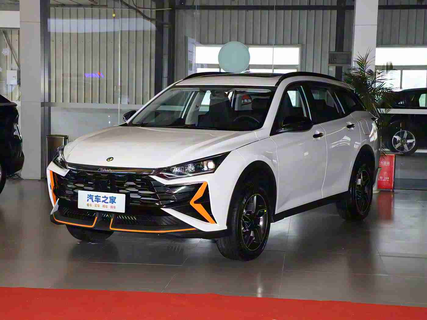 五月天丁香花：春意盎然五月新宠：独特设计丁香花车型惊艳登场-2