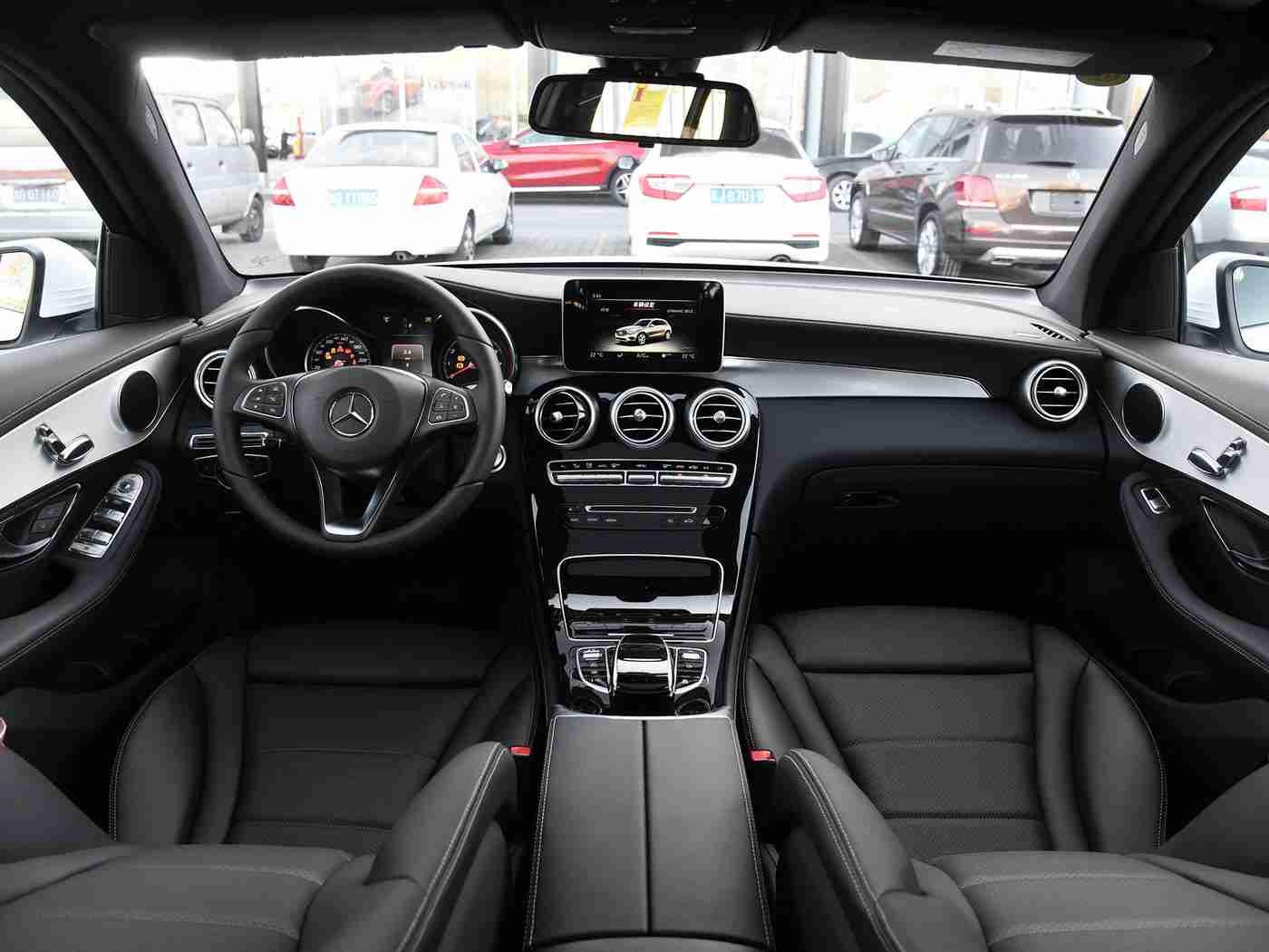 老师兔子：智能出行新潮流，“老师兔子”汽车引领科技变革-1