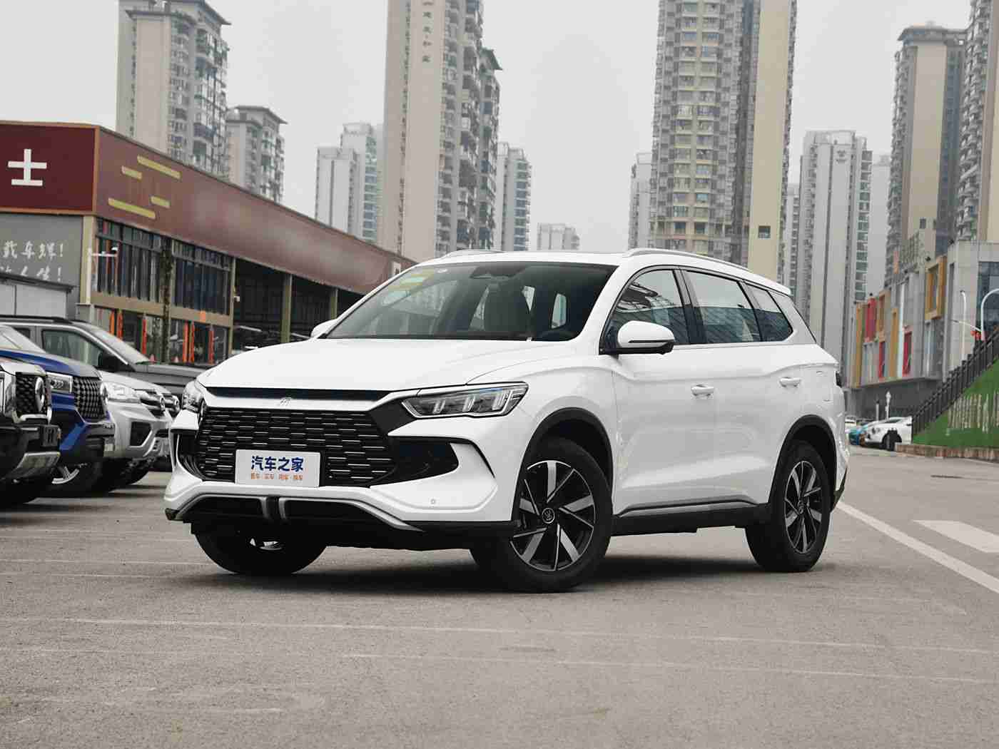 最好看的中文2019年：流光溢彩，驾驭未来：2019豪华轿跑，引领潮流新风尚-2