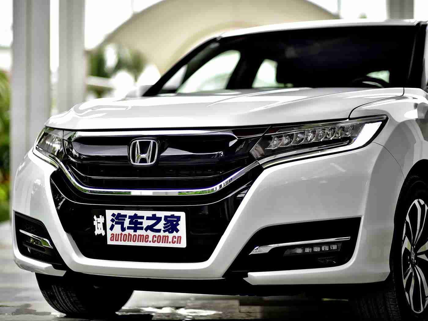 国产成人影视：影视风潮激荡，汽车新纪元启航-2