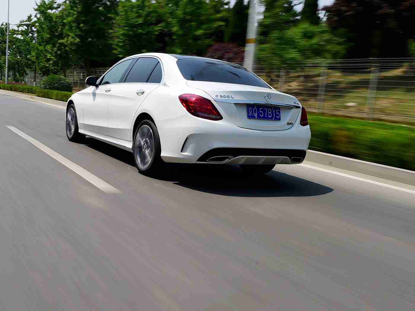 51cg1.ct吃瓜张津瑜：汽车行业专家张津瑜论坛发声：新能源汽车成主流，跨界合作创新未来-3