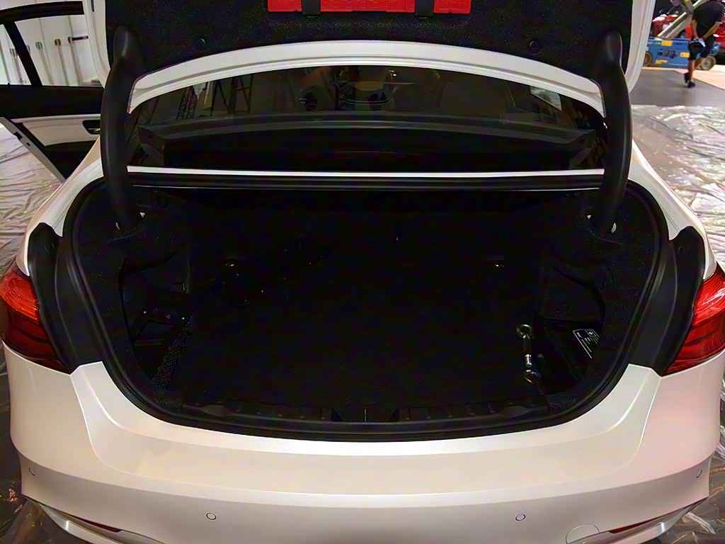 好色先生网站:时尚动力盛宴,智能驾驶新篇,未来汽车潮流先锋亮相-2