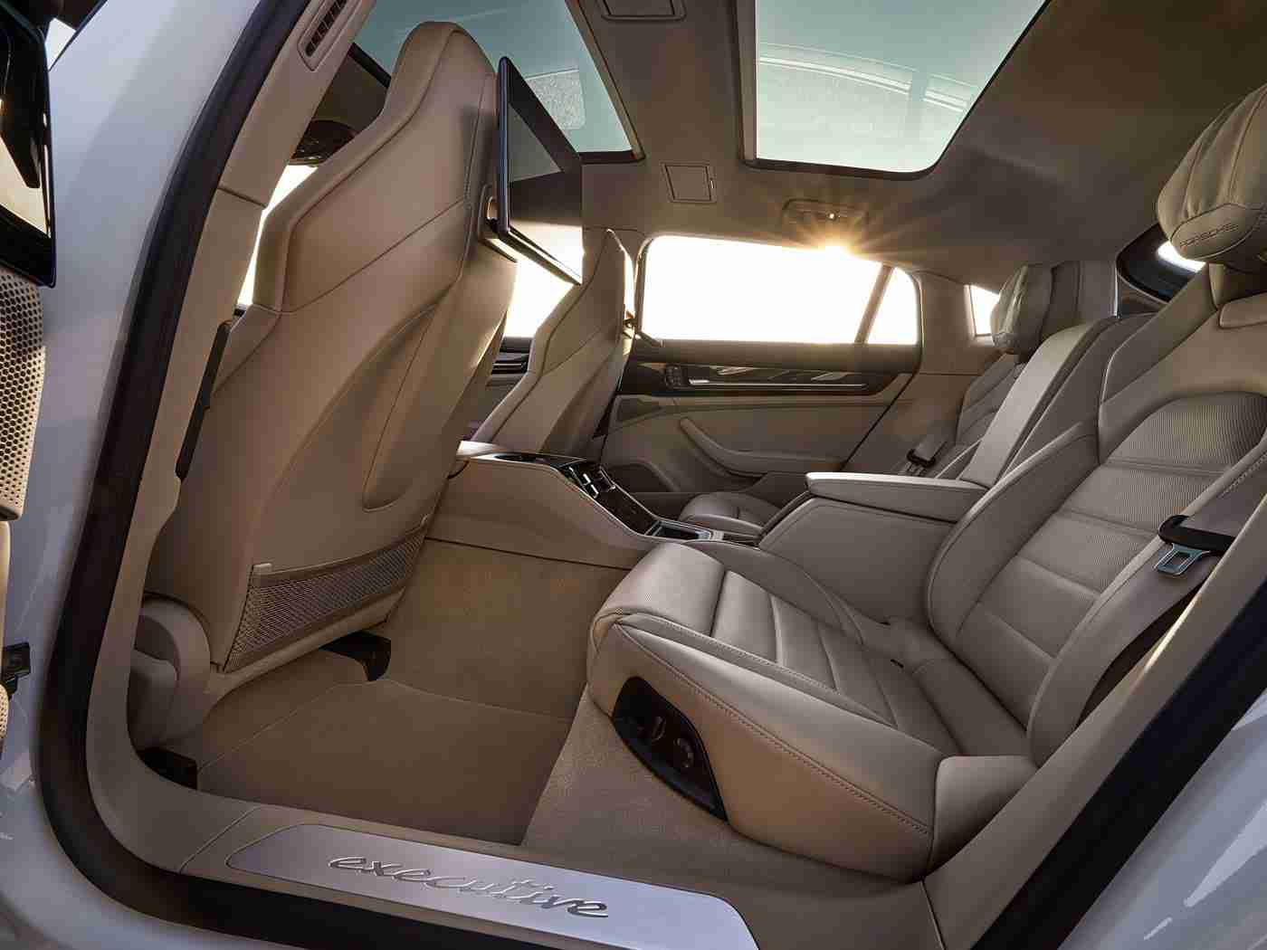 黄色入口：科技驱动未来，智能混合动力汽车引领绿色出行新潮流-2