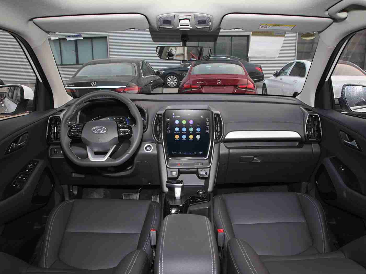 十八岁以下禁止下载：智能驾驶新标杆，关爱少年安全，全新智能汽车引领行业革新体验-1