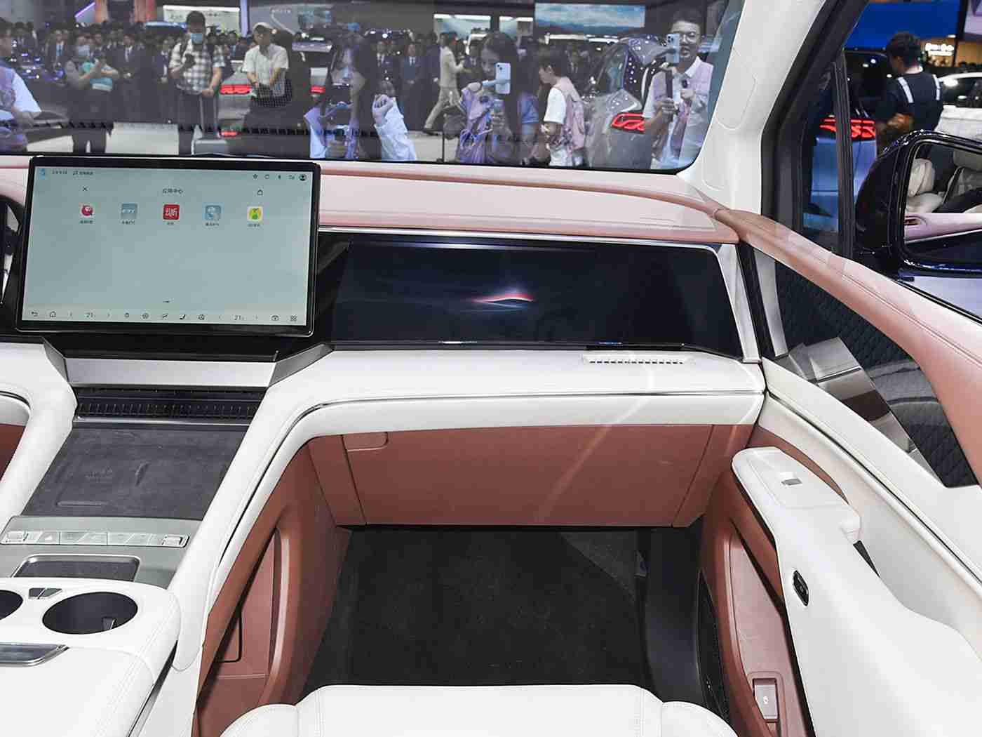 男生和女生一起差差差很痛的app：驾驶新体验，智能辅助APP“差差差很痛”助力安全出行，未来智能驾驶画卷渐次展开-4