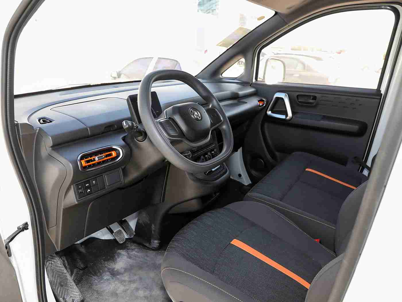 三上 初恋的回忆：复古时尚新宠，唤起青春回忆的“初恋”汽车备受瞩目-1