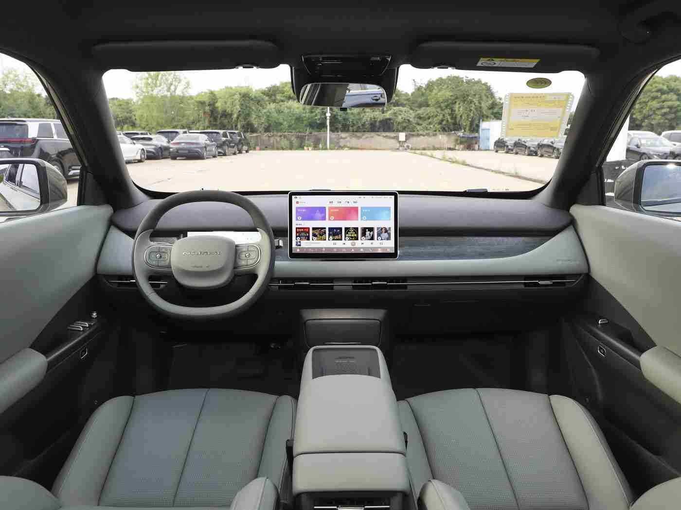 火影忍者18：“未来出行新篇章：惊艳亮相，混合动力智能概念车引领汽车行业变革”-2