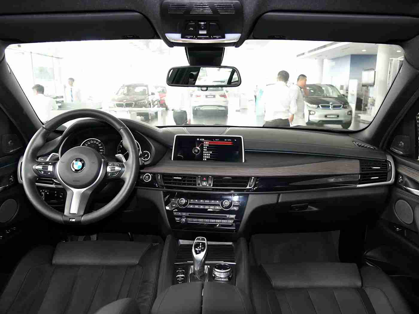 巴厘岛男按摩高潮七次：车内按摩奇遇，驾驶舒适新境界-2