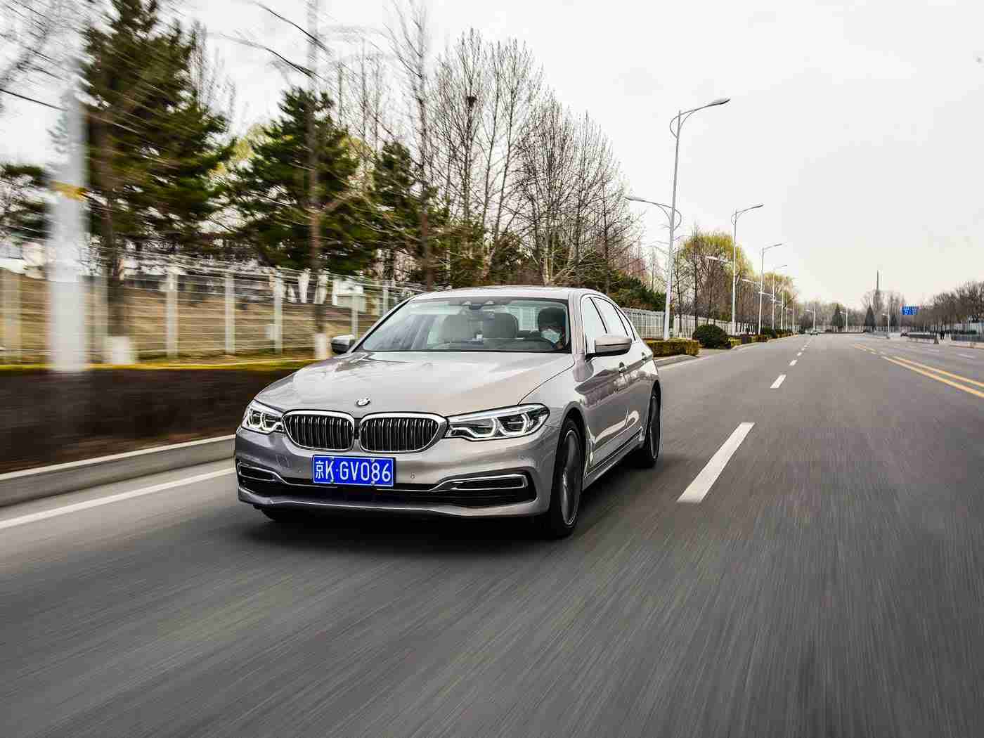 99re6久热只有精品6在线直播：汽车新宠惊艳登场：创新设计、卓越性能、智能科技，引领未来出行潮流-5