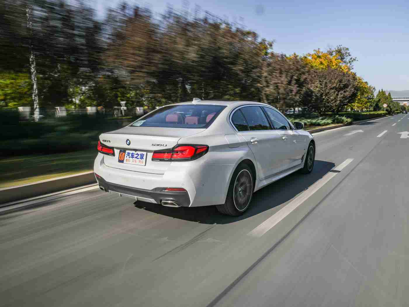 爱情论坛亚洲品质自拍：品质卓越，性能卓越，“自拍”新风尚：探索引领行业潮流的全新汽车-4