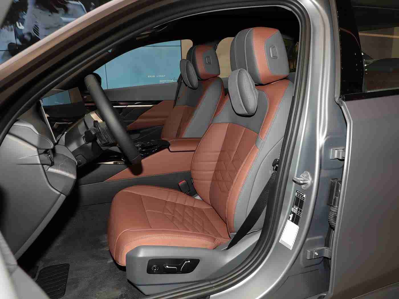 机机和机机手机免费正版：智能科技革新出行：免费正版手机助力汽车行业新变革，未来出行更便捷-3