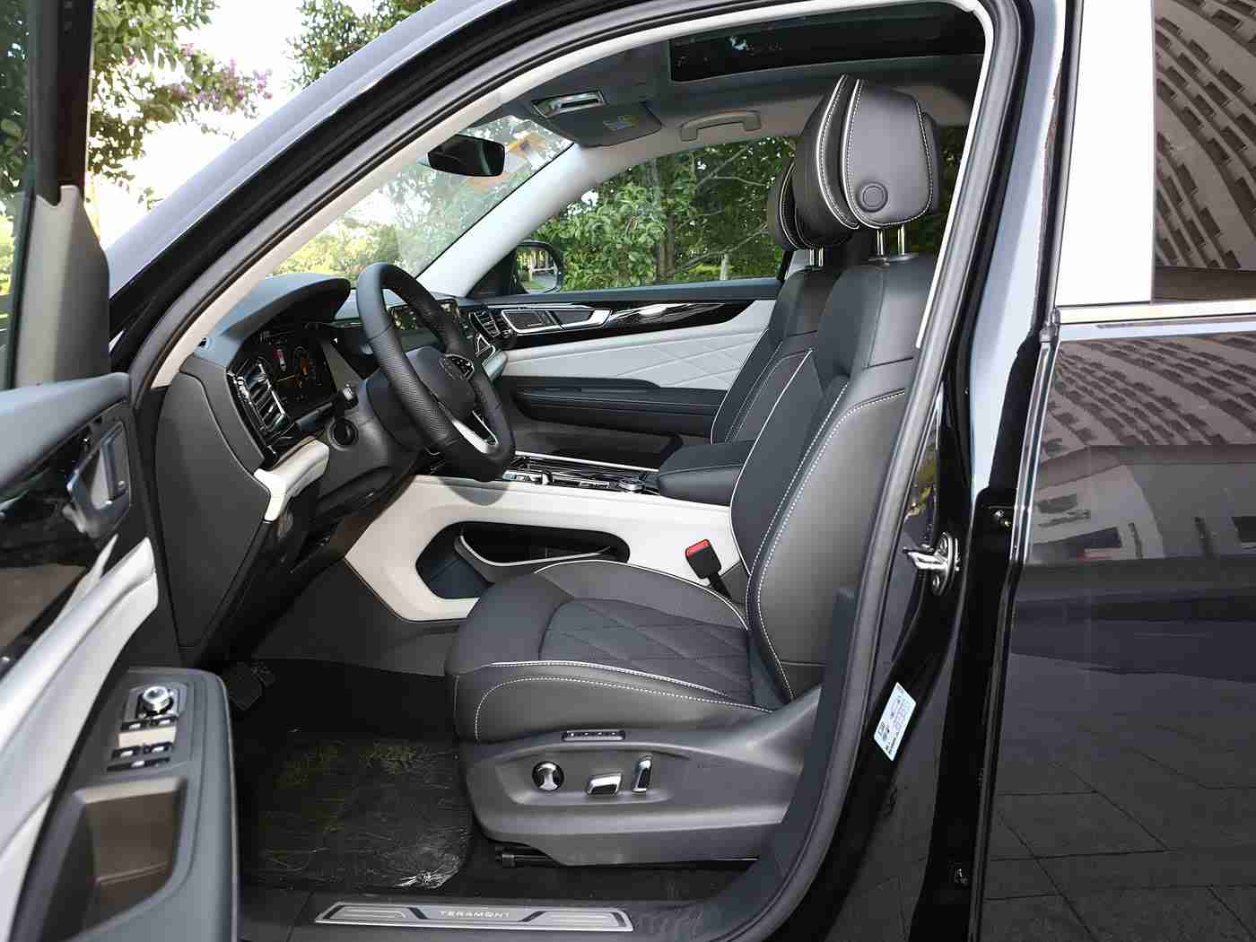 裸体美女应用：揭秘汽车生活新助手：“裸体美女”软件助力车主享受便捷驾驶体验-1