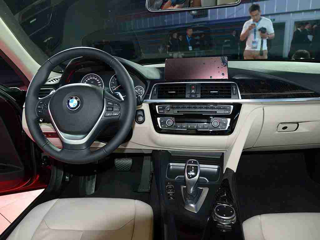 男人捅女人软件：汽车智能化新篇章：大数据驱动，“神秘软件”助力出行安全与环保-3