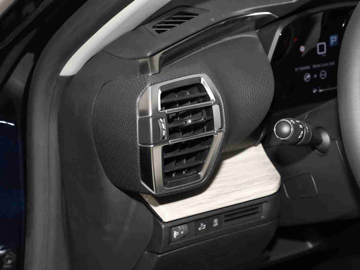 黄色app下载3.0.3每天无限免费：智能驾驶新篇章，＂黄色app＂3.0.3每日畅享免费服务-1