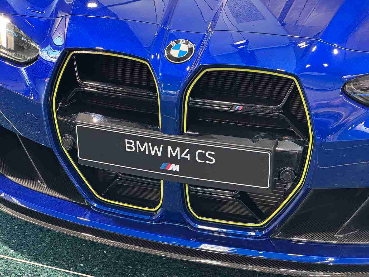 双人打扑克剧烈运动:驾驶乐趣升级,车内扑克运动新潮流:安全锻炼两不误,车友圈热传新玩法-4