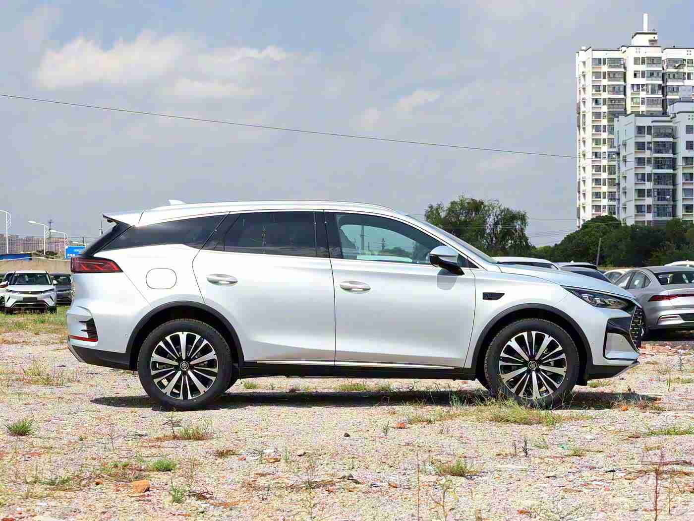 黄色软件破解版下载：汽车软件安全警钟长鸣：揭秘破解版软件的危害与防范-1