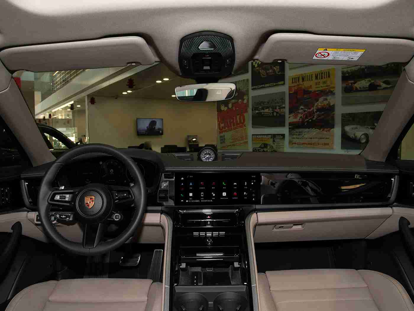 黄色破解版：“创新科技引领未来，环保节能新宠来袭：揭秘全新汽车市场焦点”-3