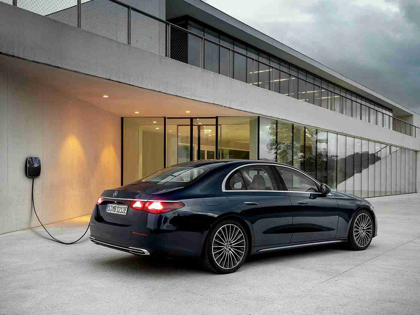 一级二级调色大片的区别：汽车摄影新境界：揭秘一级二级调色，打造视觉盛宴大片-2