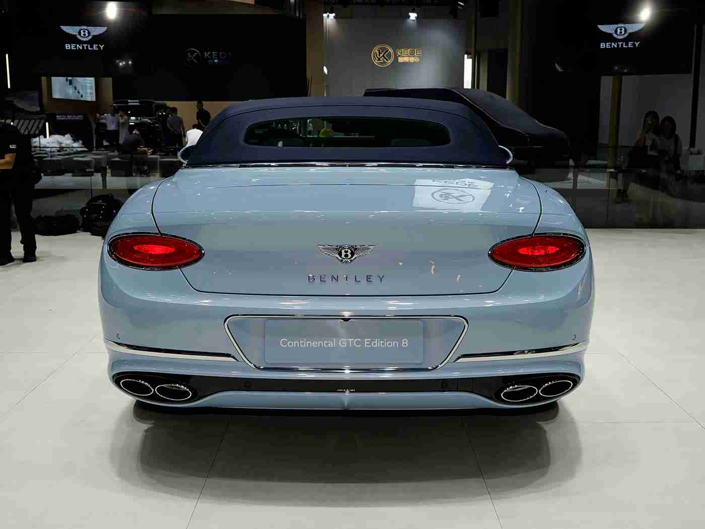 18岁软件：“智能驱动未来：揭秘创新科技产品如何重塑汽车出行体验”-3