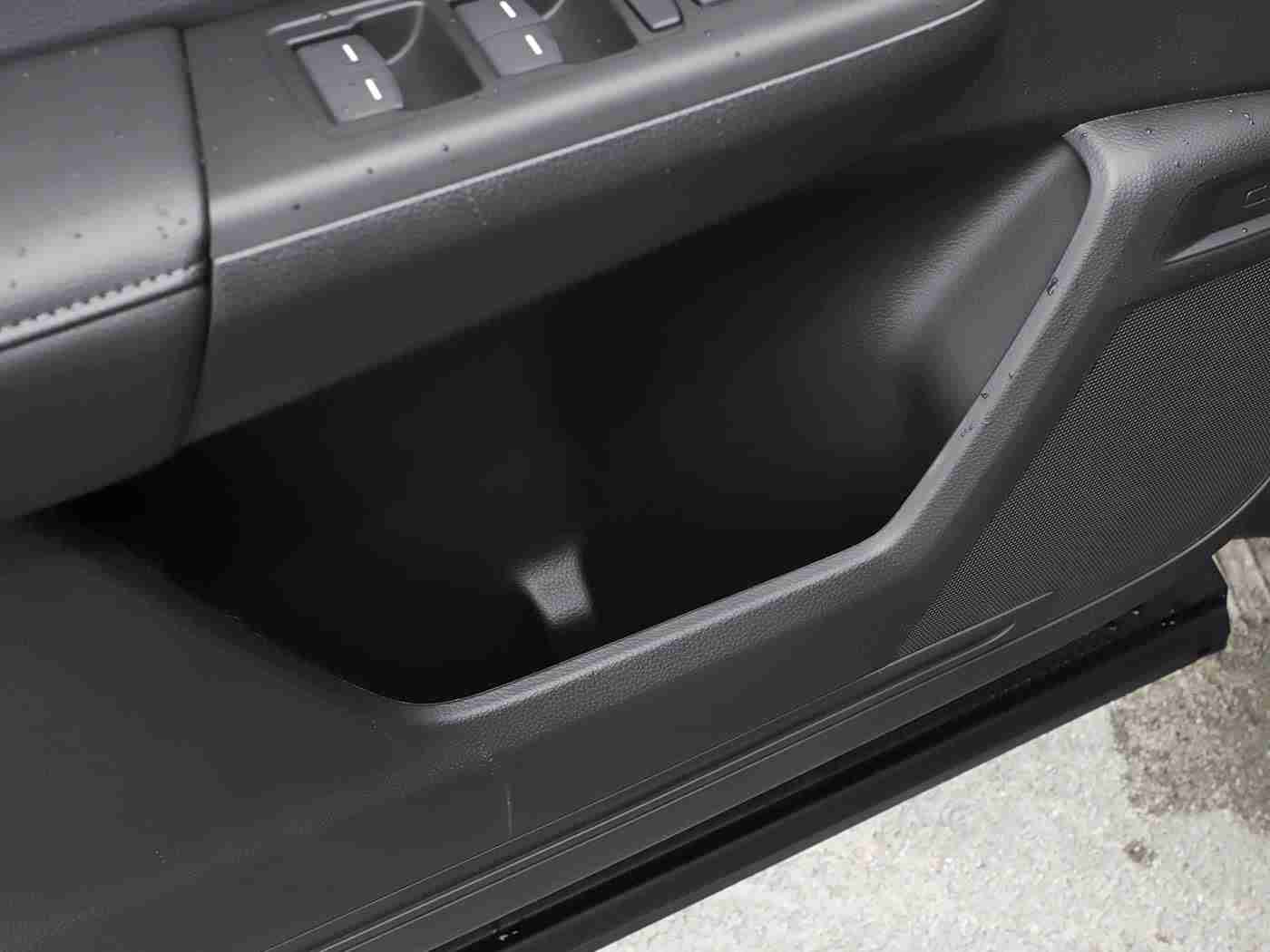 大炕上妇乱子伦的现代意义：新能源汽车竞逐风云，企业创新与责任担当引领绿色出行时代-1