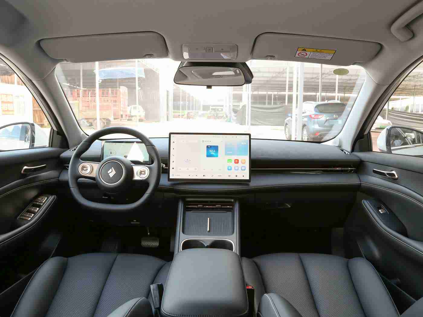 九九亚洲：九九亚洲全新SUV力压群雄，卓越性能时尚外观引市场热议-1