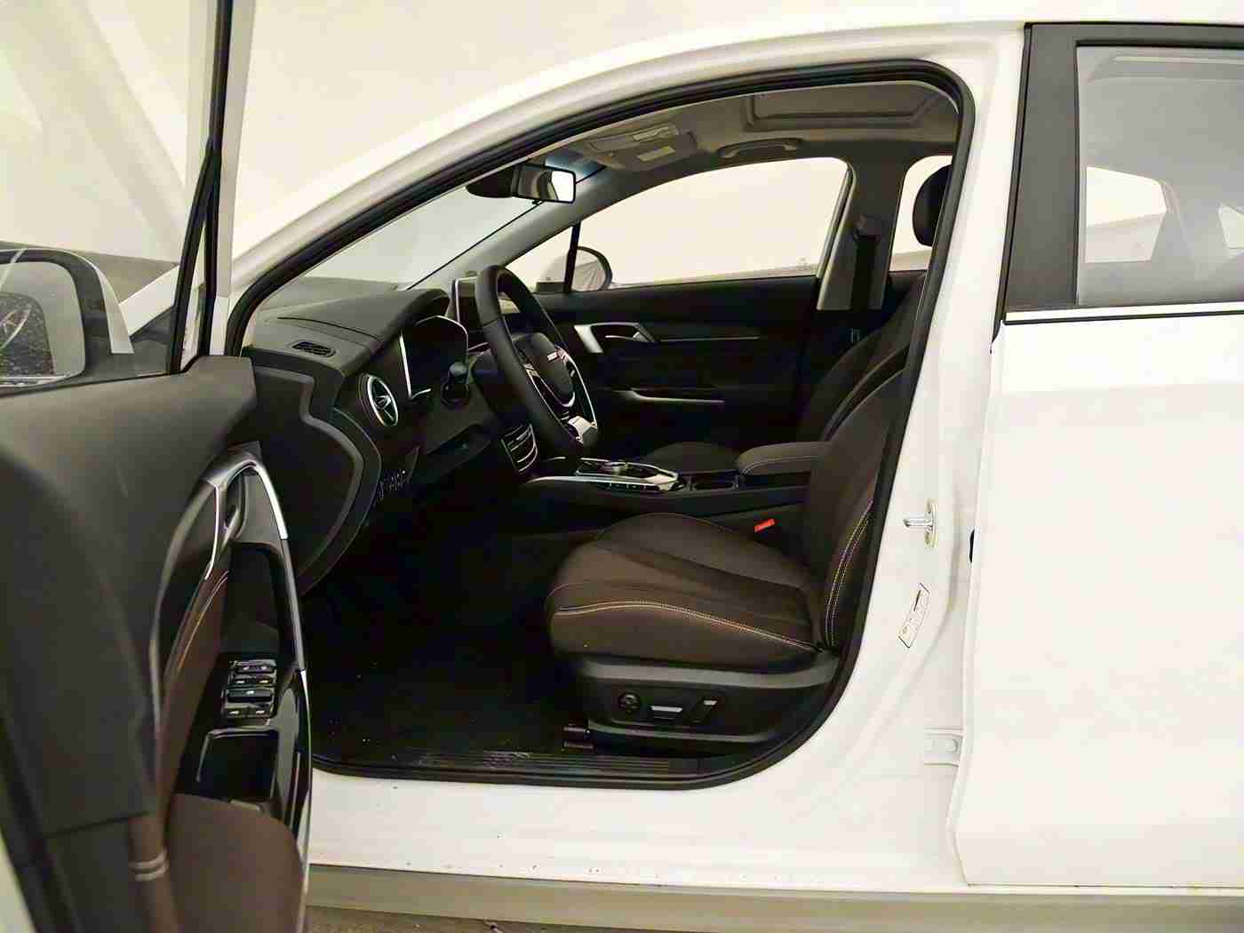 沈阳45岁阿姨最后巅峰：驾驭巅峰，巾帼风采，岁月不老，驰骋人生-1