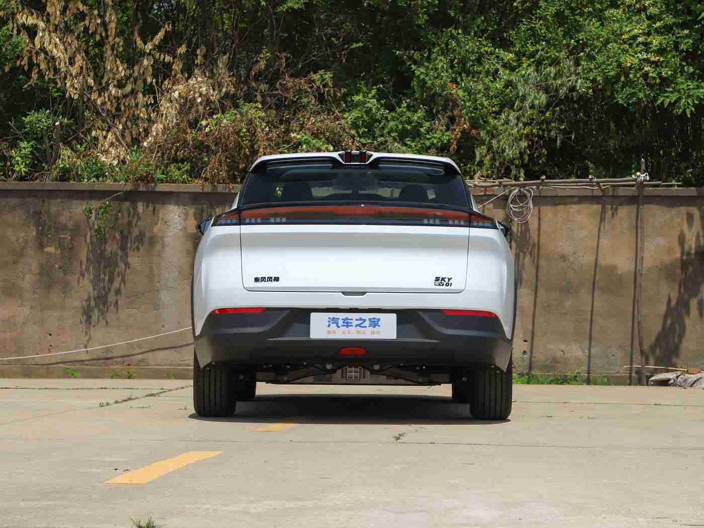 专门憋尿的衣服：智能革新，舒适未来——穿出科技，畅享驾途-1