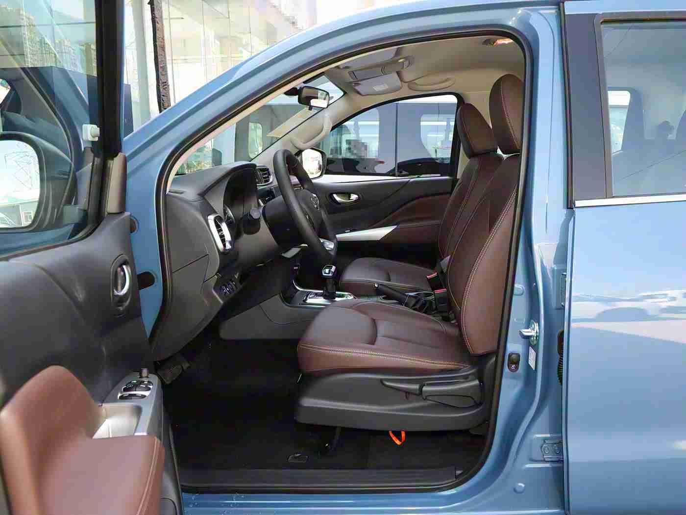 国产乱轮：创新轮胎设计亮相，国产车型引领时尚潮流，动力强劲，智能化配置丰富-3