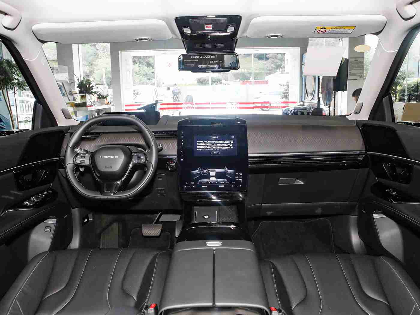 娇妻陪朋友拍婚纱照后续发展：自驾SUV助力浪漫婚纱照，夫妻档创意拍摄诠释幸福同行-4