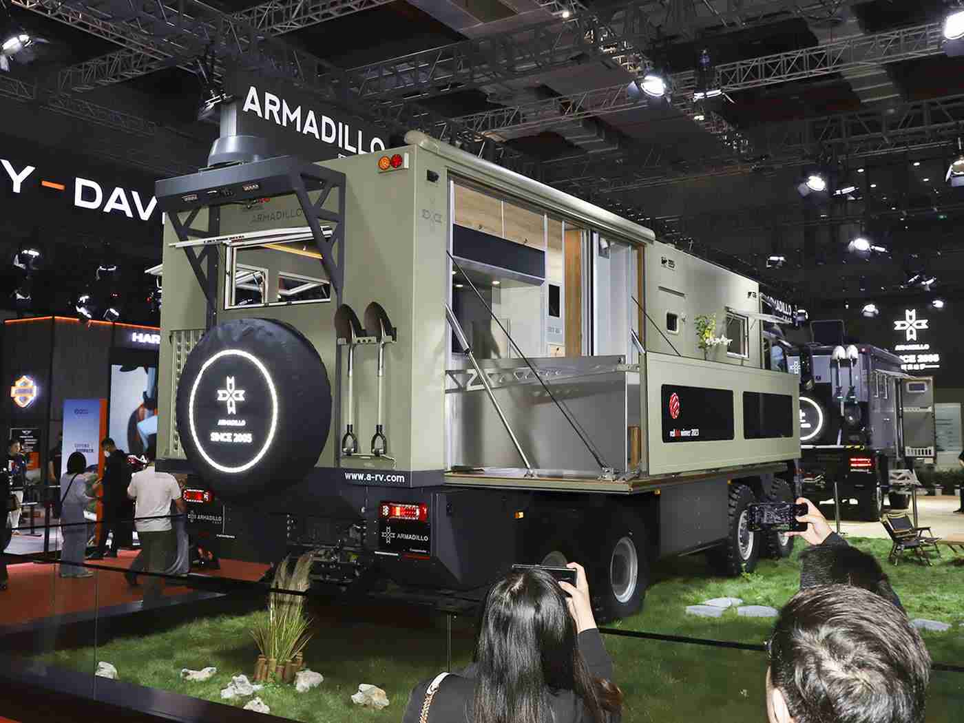 男生和女生一起拆拆很痛的:拆装极限,性别无界,共铸汽车辉煌之旅-4