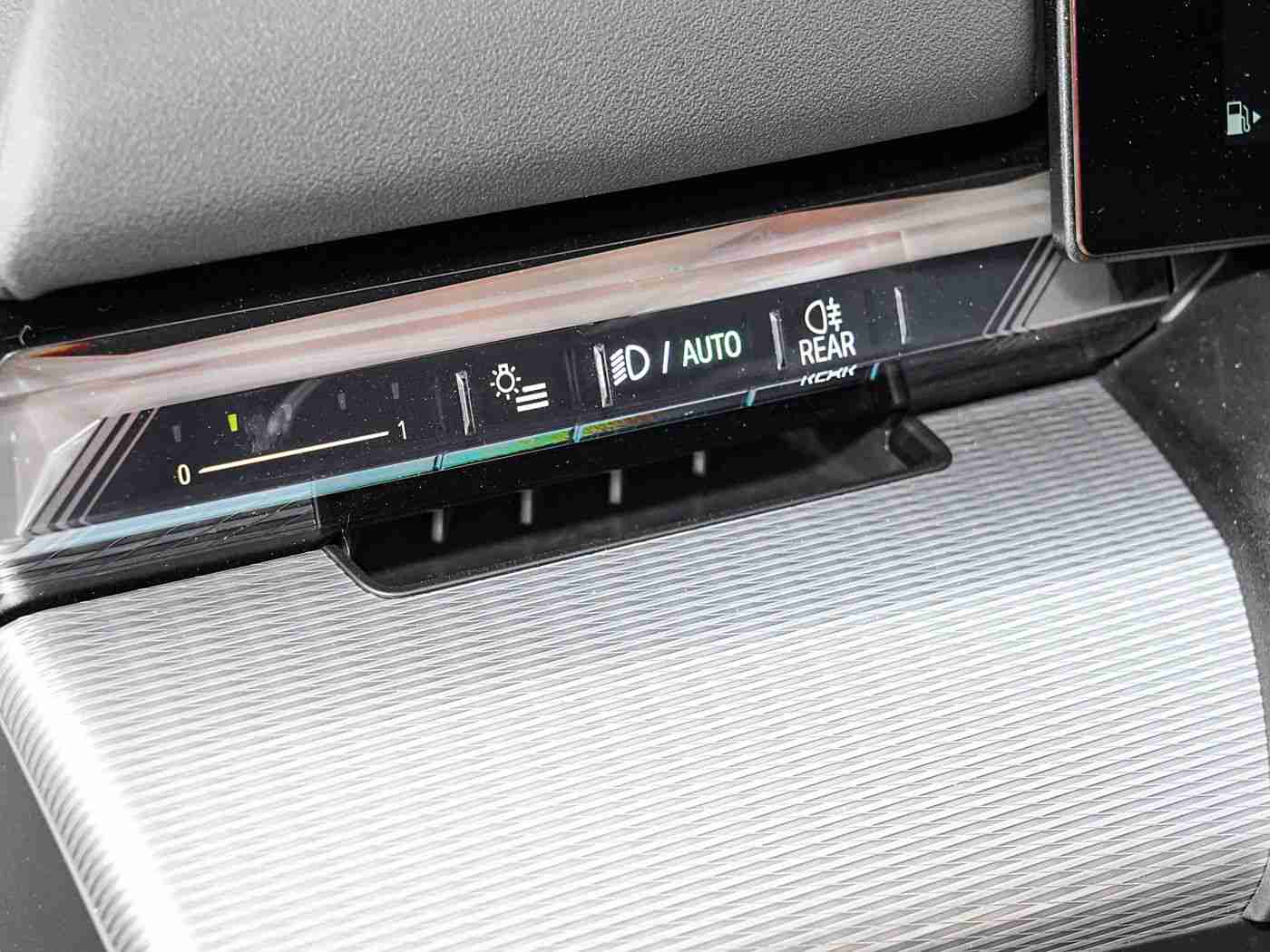 黄色软件在哪下载：“导航保养一键预约，智能驾驶新体验，汽车软件选哪家？”-2