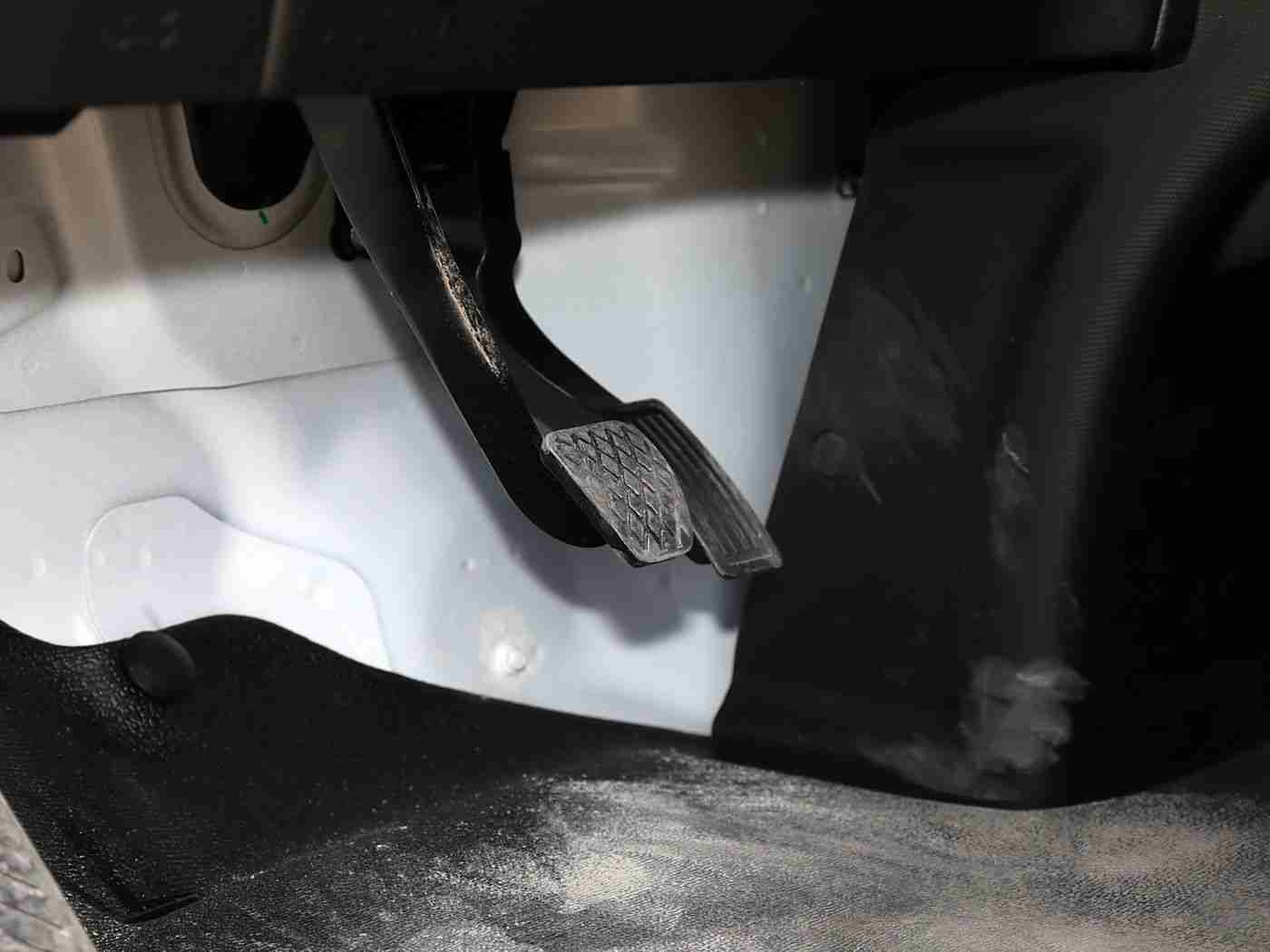 成人抖音富二代：抖音富二代座驾走红，德国豪华跑车彰显年轻品味与激情-2