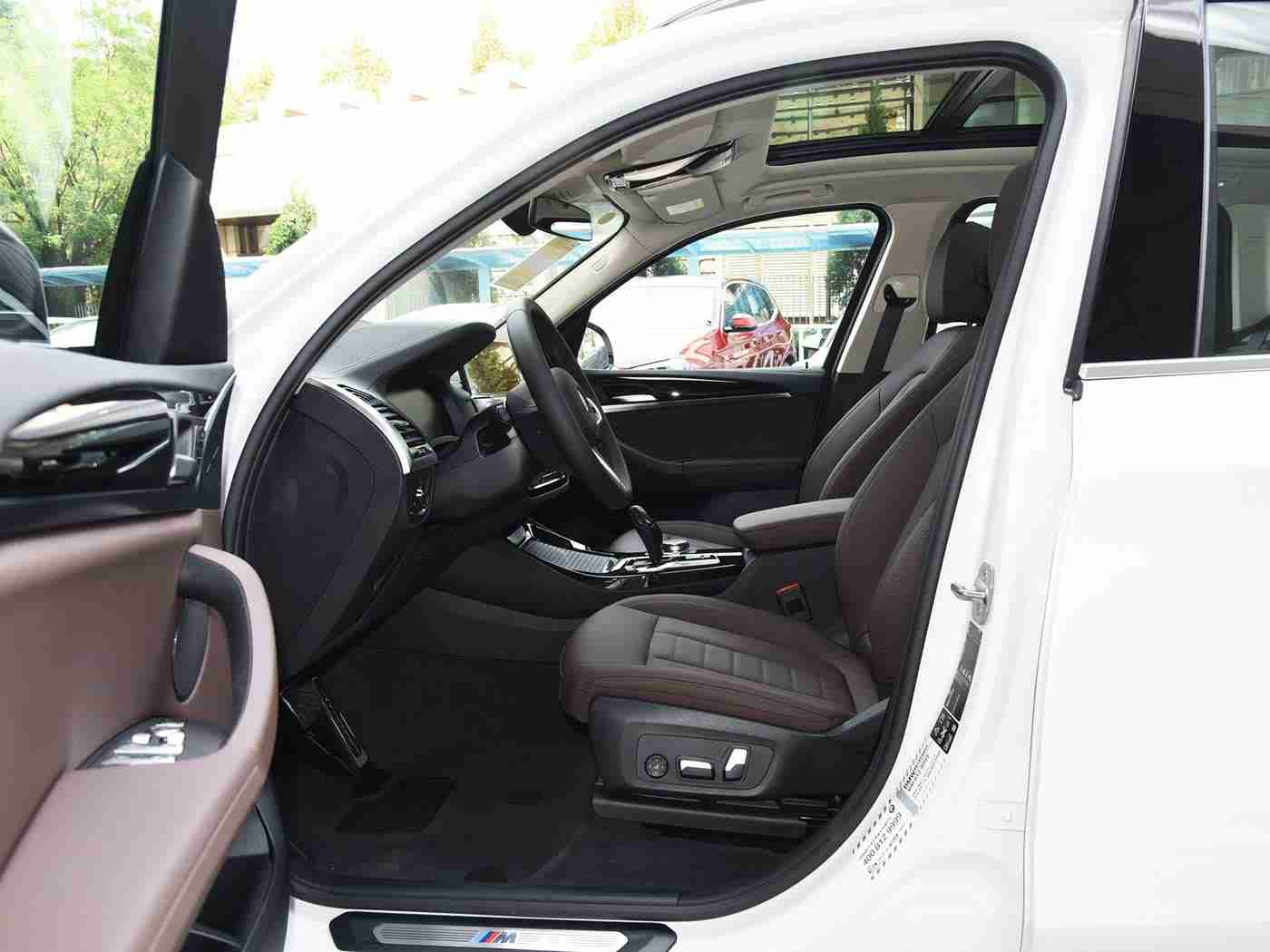 火影18+黄油：“未来风尚，温馨驾驭：创新混合动力概念车引领车界新风潮”-1