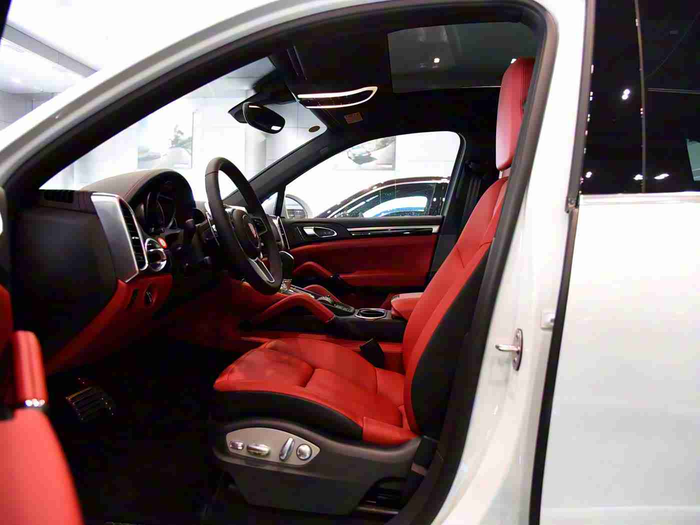 男人捅女人软件：汽车智能化新篇章：大数据驱动，“神秘软件”助力出行安全与环保-5