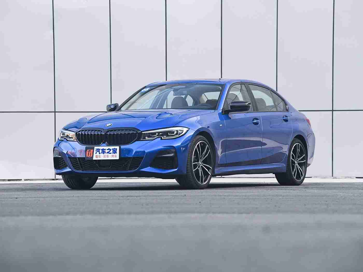 香蕉插进桃子里：跨界奇观，香蕉桃子元素打造独特设计，智能环保新车型引市场瞩目-3