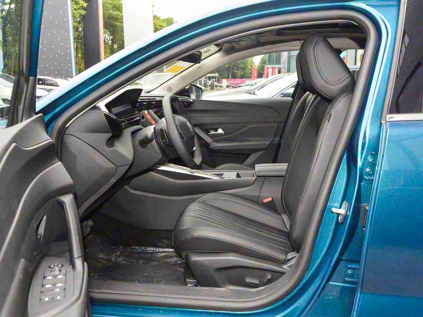 男人搞女人软件：汽车社交新风尚：“男人搞女人”平台助力行业变革，车友狂欢！-5