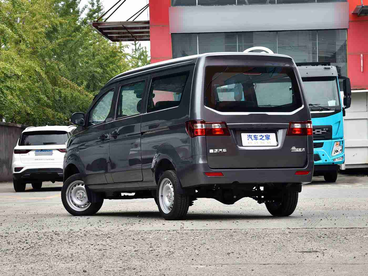 好莱污：全新汽车品牌亮相，时尚性能亲民价，潜力无限引关注！-3