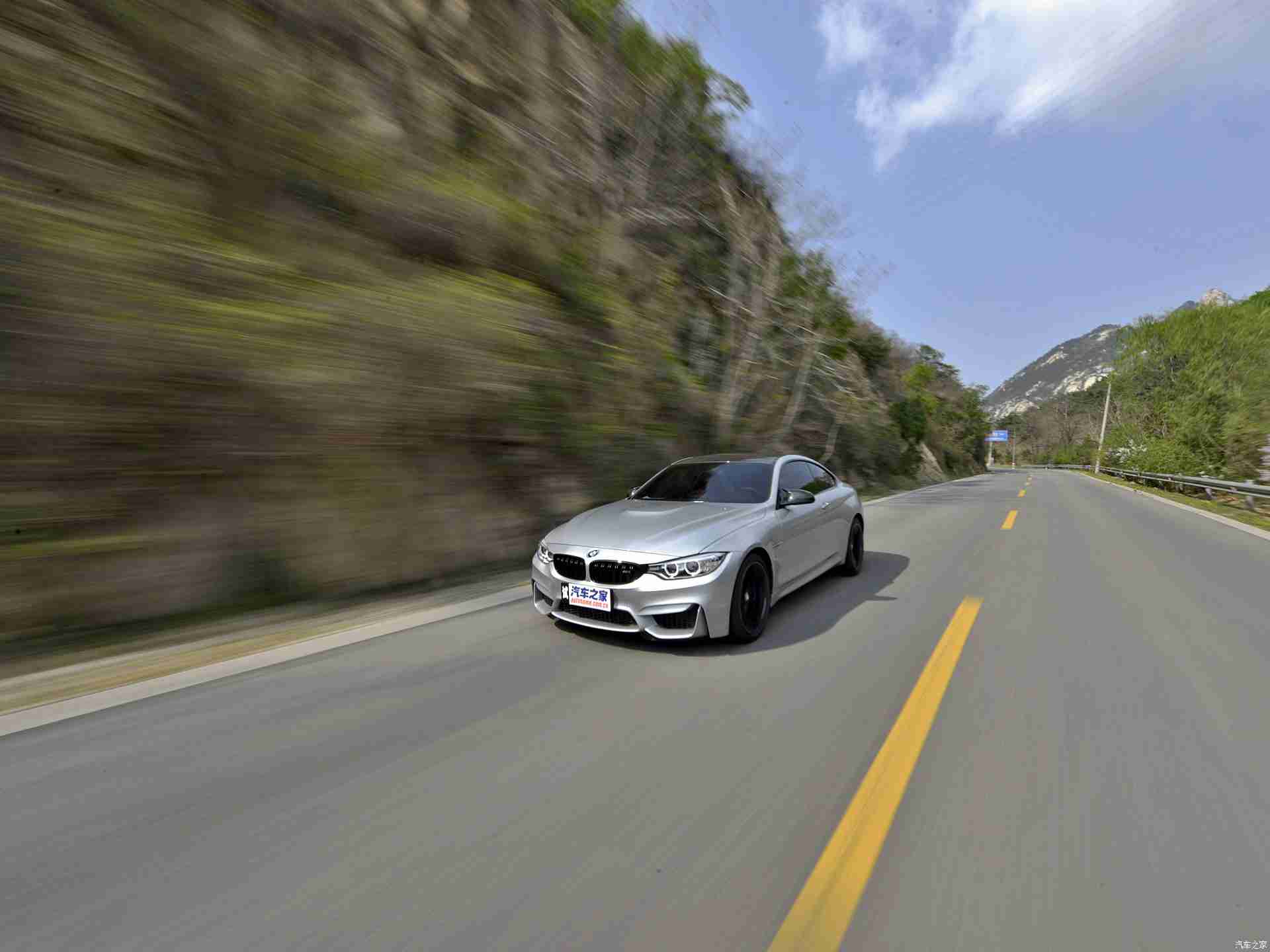 男生操女生的软件：“前沿科技引领驾驶革命：全新智能辅助系统或将重塑汽车行业未来”-2