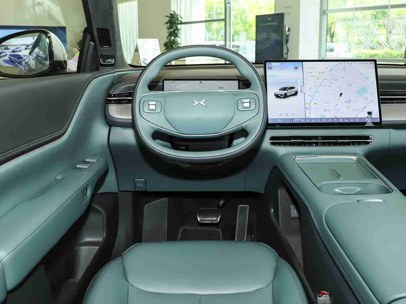 少妇厨房与子伦厨房使用方法：创新厨房驾驶体验：两款独特车型引领汽车新潮流，兼顾生活与安全-3