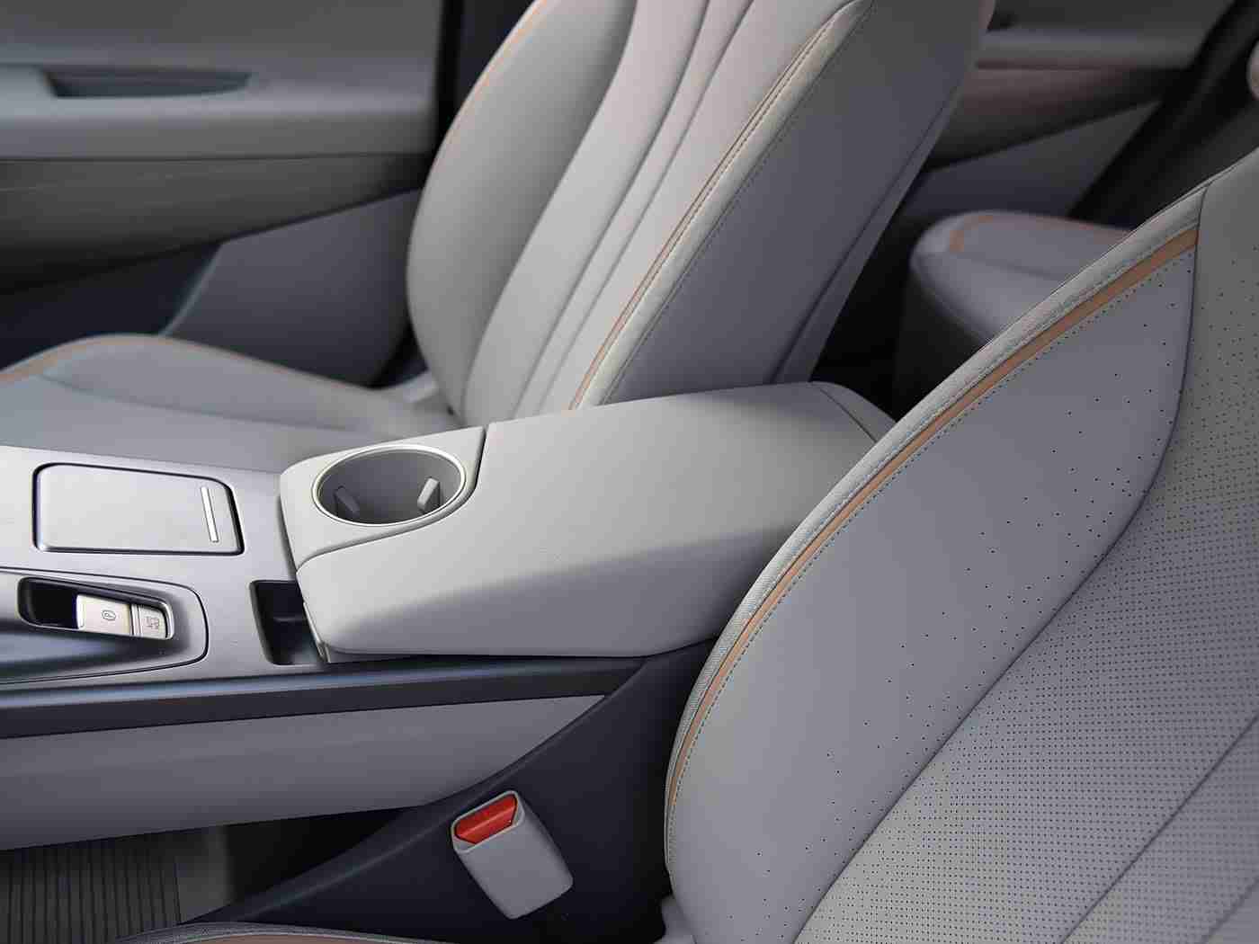 迪丽热巴操逼：新能源汽车新势力，迪丽热巴倾力代言，引领时尚出行潮流-3