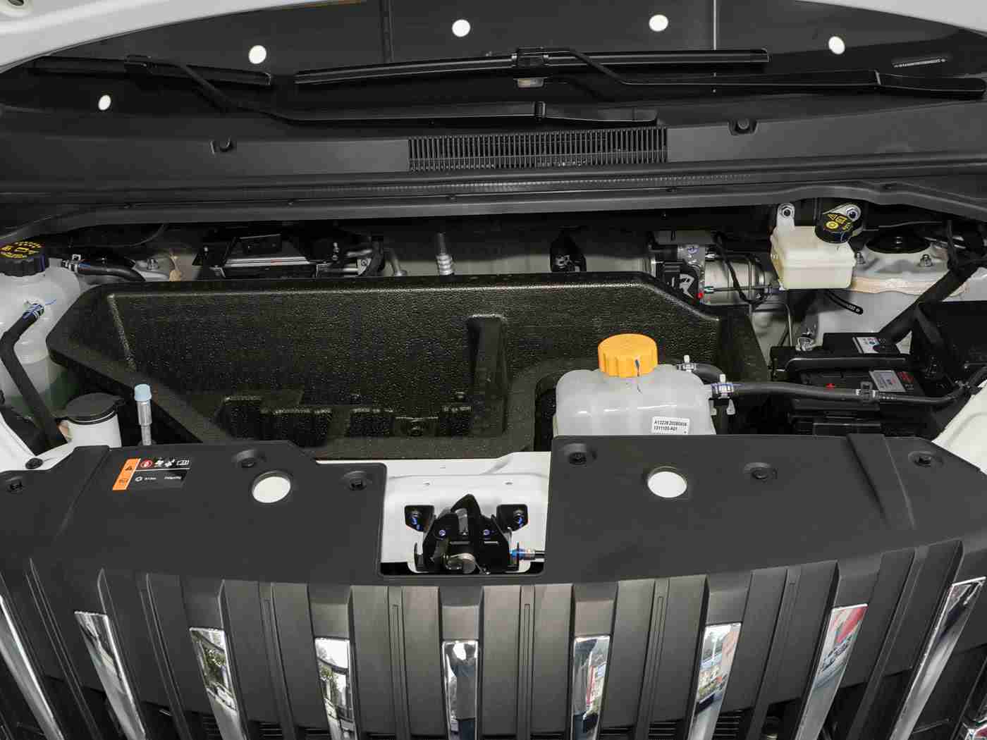 很黄的软件：“智能领航，绿色出行：新科技引领汽车行业变革，打造安全舒适驾驶新体验”-3