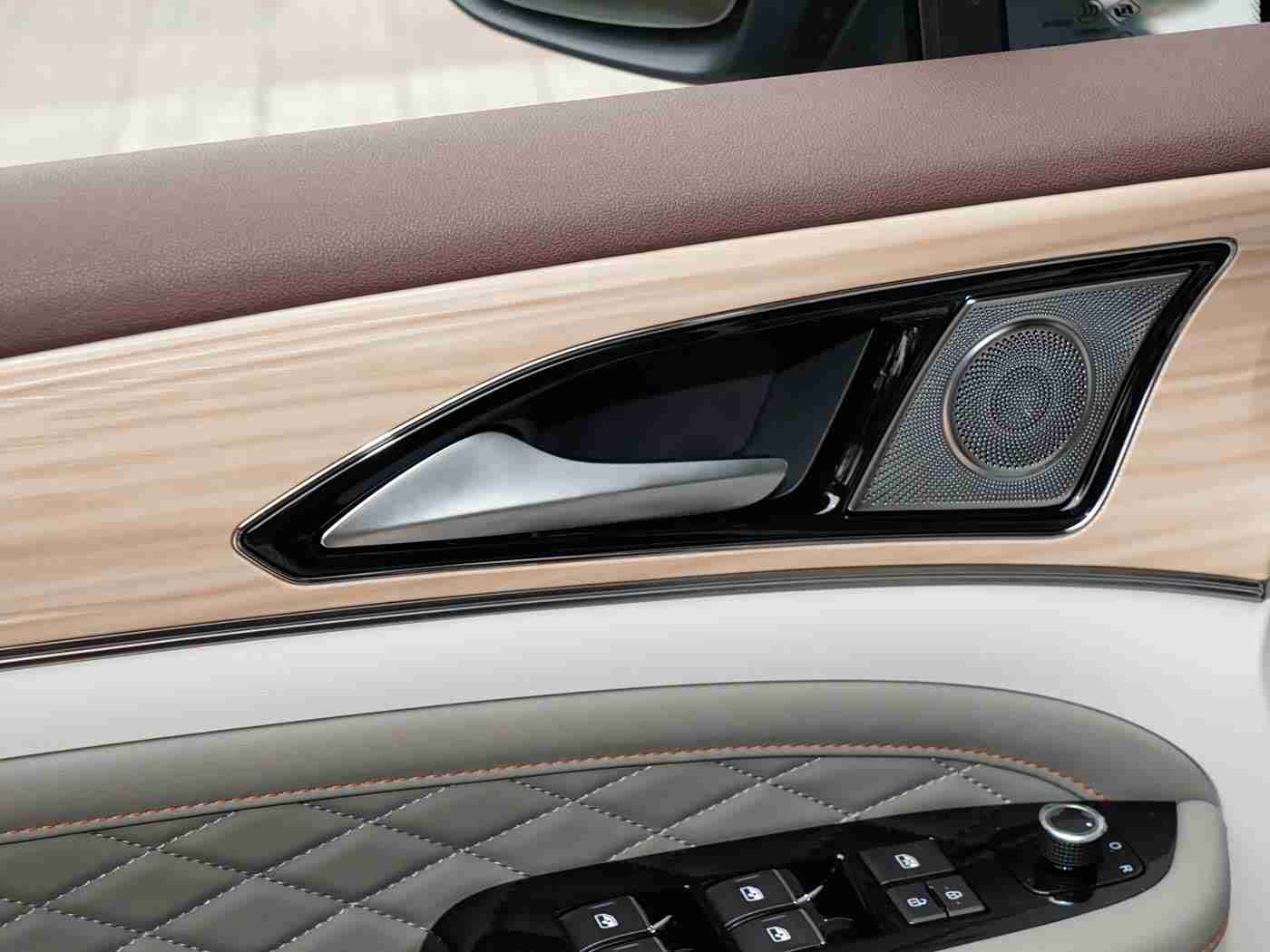 成人黄色软件下载：汽车软件新宠：时尚界面+实用功能，这款应用成车主新选择-3