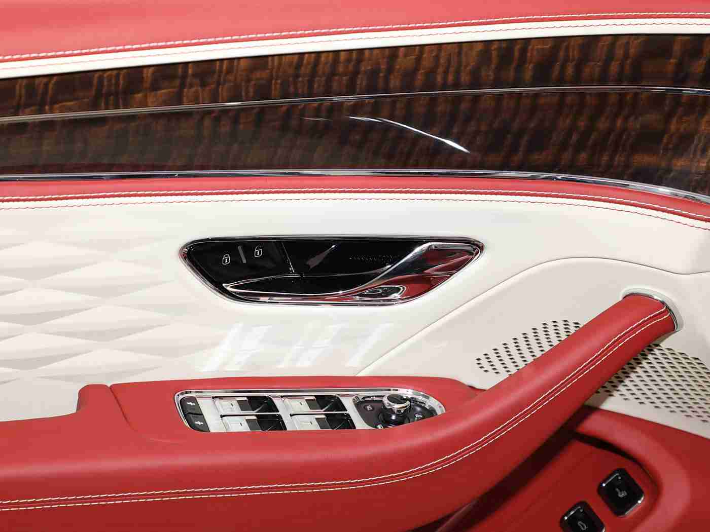 黄色软件下载链接：汽车生活新升级：创新平台助车主轻松驾驭，便捷驾驶体验来袭-3