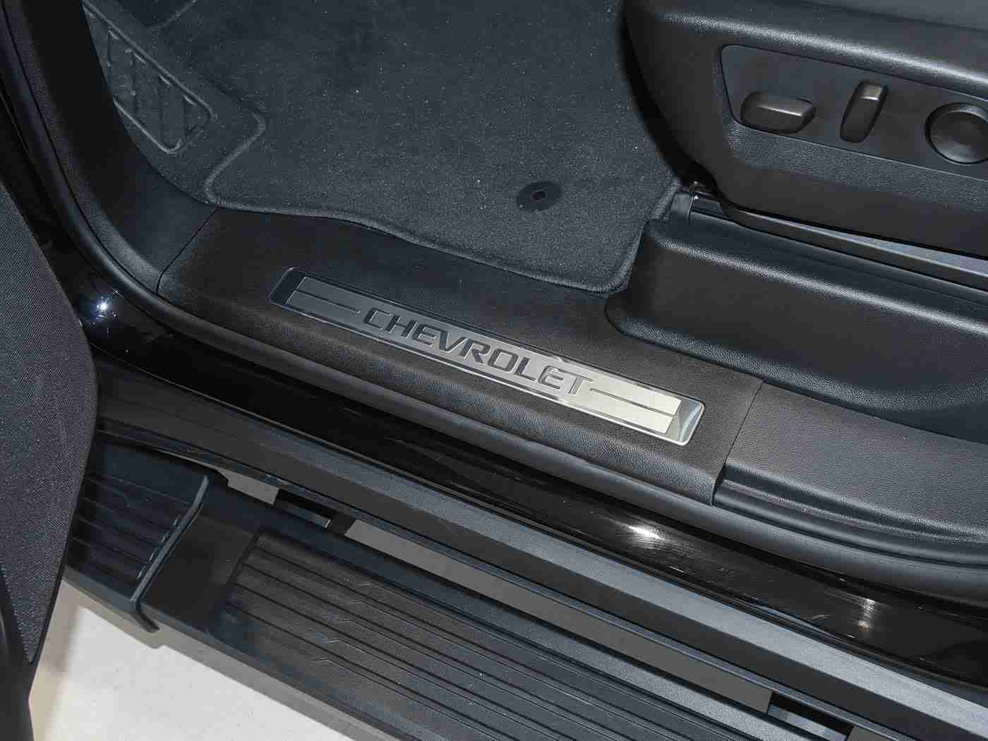 男同 www.网站:“科技驱动,流线领航:500公里续航,新能源汽车引领未来出行潮流”-1