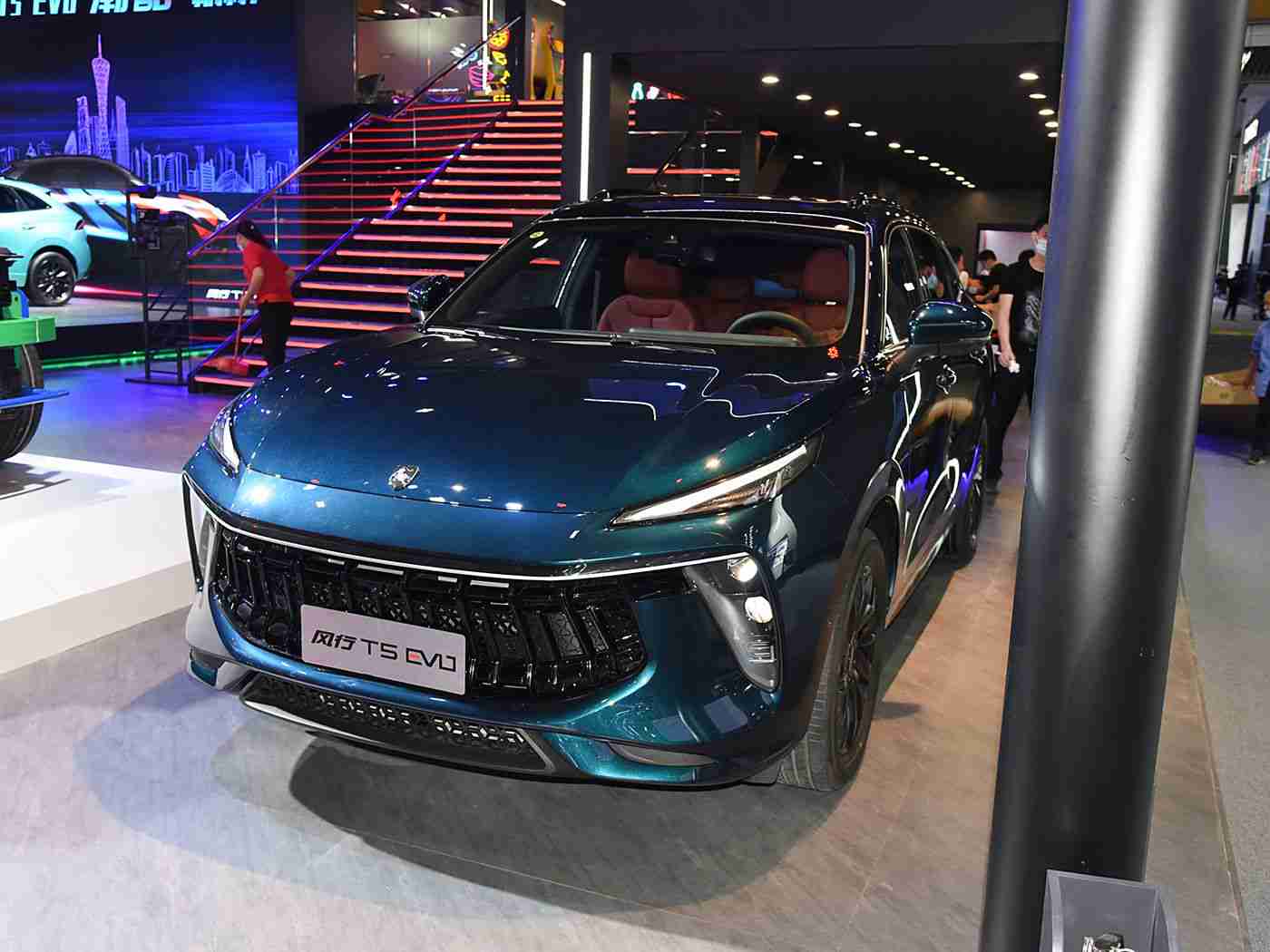 向日葵apple色板:汽车色彩创新引领潮流:自然环保“向日葵”色彩方案受瞩目-1